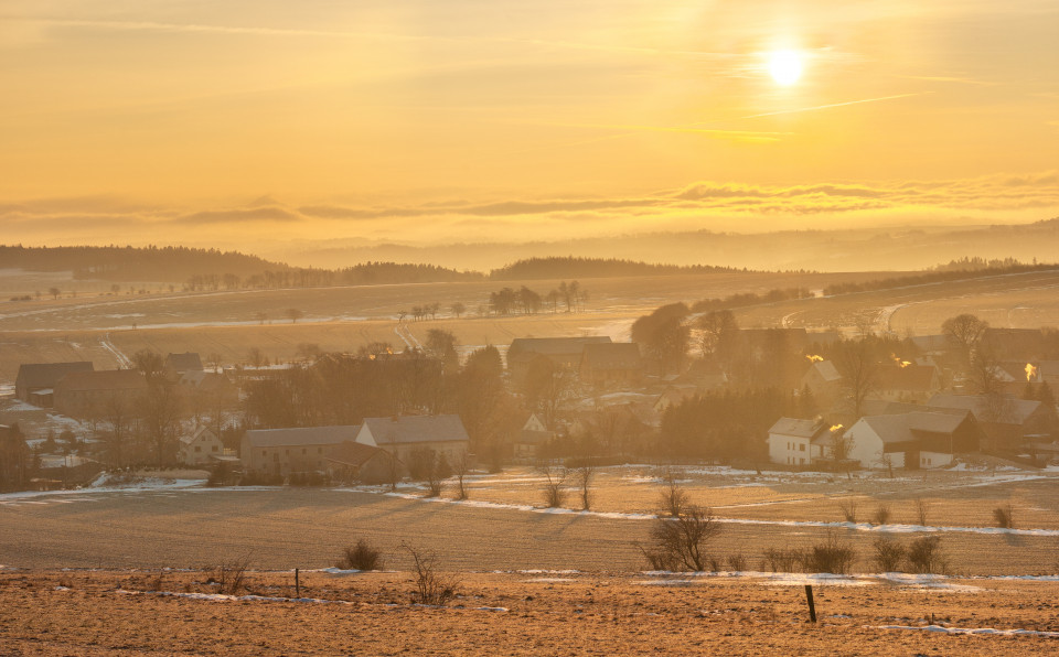 Sonnenaufgang mit Frühnebel am Luchberg