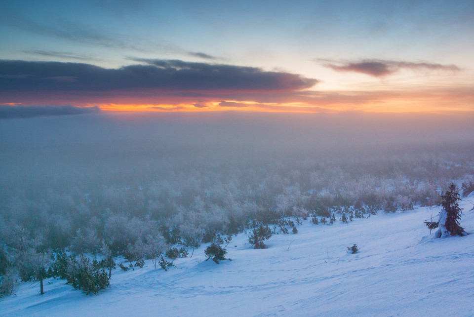 Morgenstimmung mit böhmischem Nebel auf dem Kahleberg