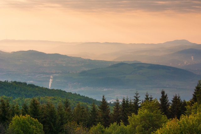 Blick vom Mückenberg (Komáří hůrka) auf das Böhmische Mittelgebirge