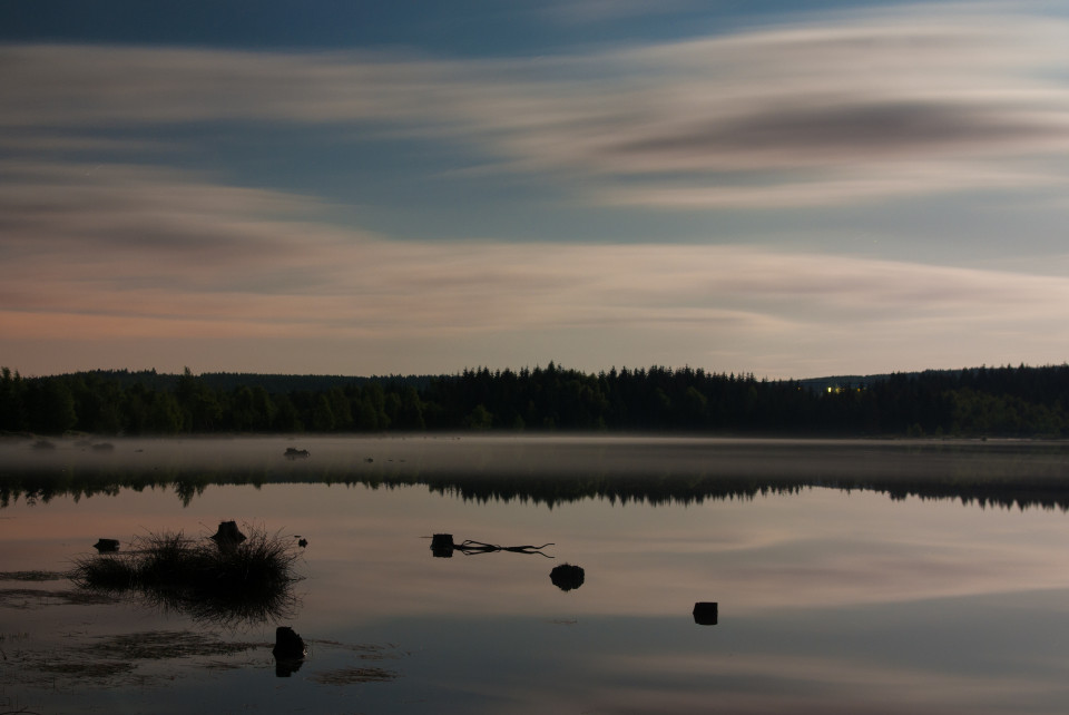 Speicher Altenberg (Neuer Galgenteich) im Mondlicht