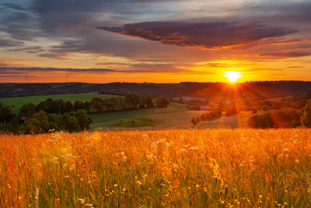 Sonnenaufgang bei Bärenstein (Osterzgebirge)