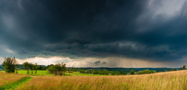 Aufziehendes Gewitter bei Altenberg