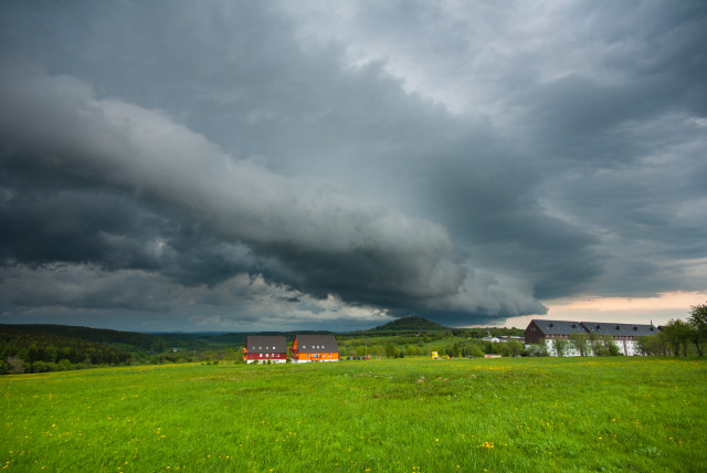 Gewitterfront bei Altenberg