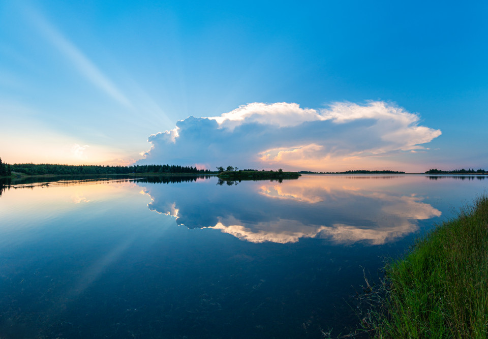 Abendstimmung mit Dämmerungsstrahlen