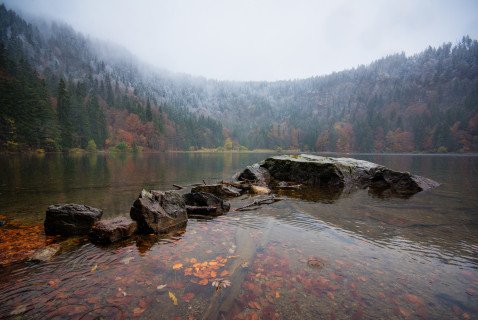 Erster Schnee über dem Feldsee