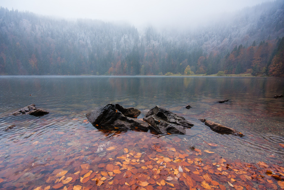 Erster Schnee über dem Feldsee