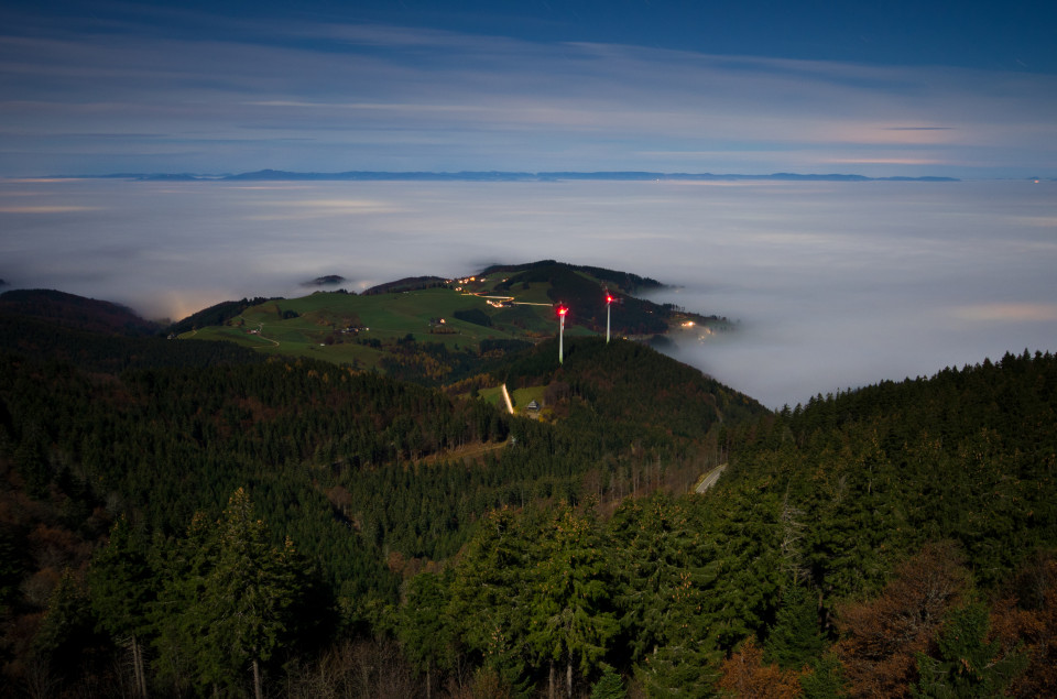 Nachts über dem Nebelmeer auf dem Schauinsland