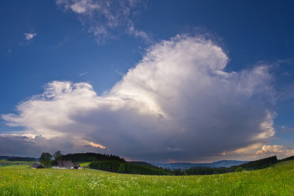 Gewittrige Frühsommerstimmung bei Breitnau