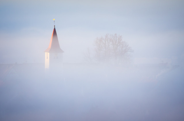 Donnstetten im Frühnebel