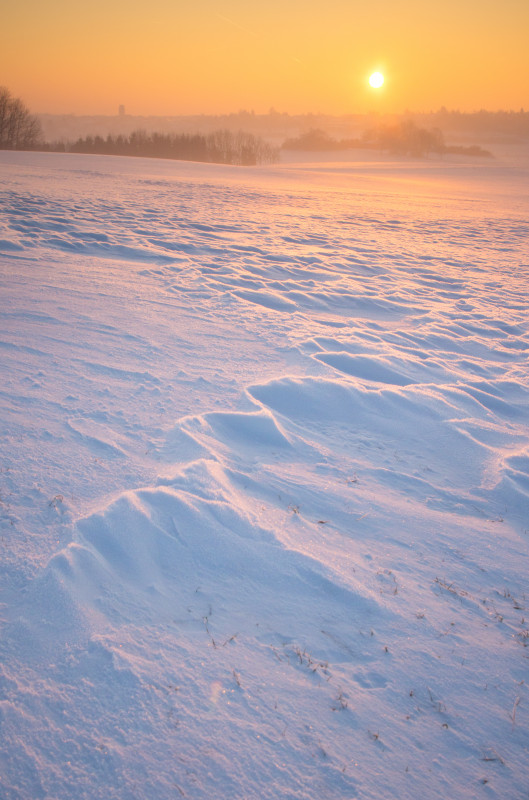 Winterlicher Sonnenaufgang bei Heroldstatt