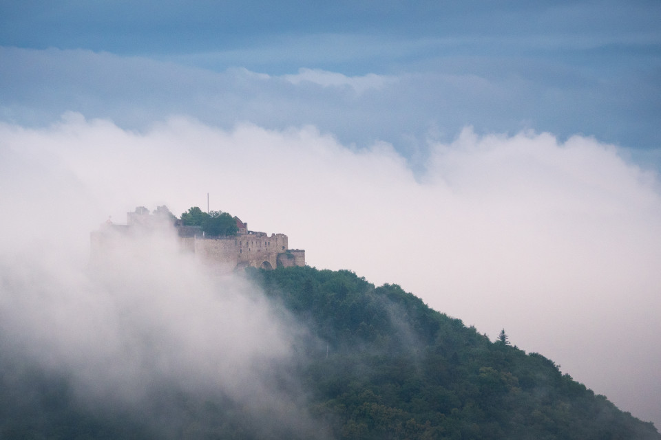 Blick auf Burg Hohenneuffen vom Beurener Fels