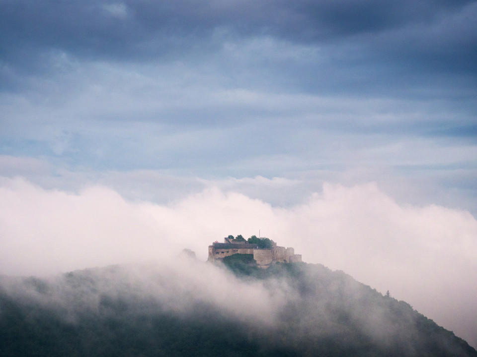 Blick auf Burg Hohenneuffen vom Beurener Fels