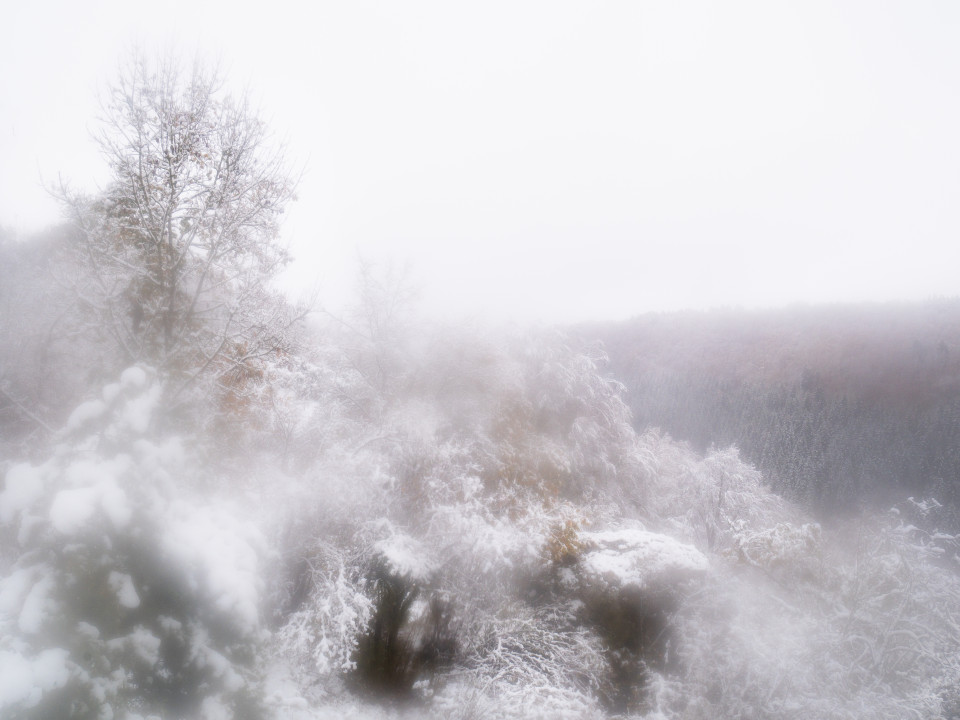 Schnee über dem Kleinen Lautertal (mit Unschärfeeffekt)