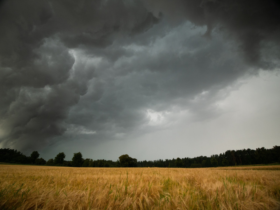 Aufziehendes Gewitter bei Weil der Stadt