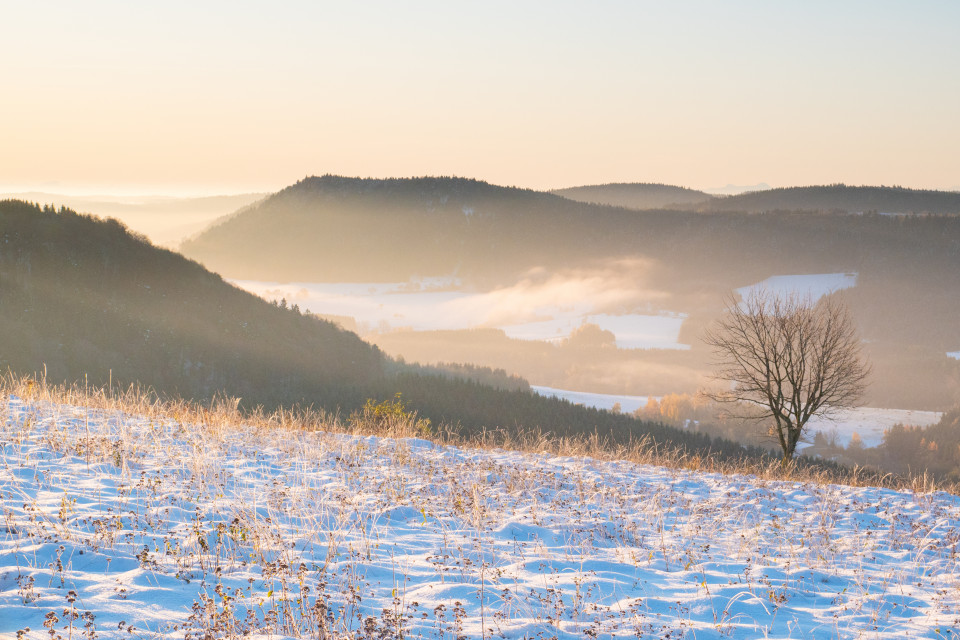 Blick vom Lochenstein ins Schlichemtal