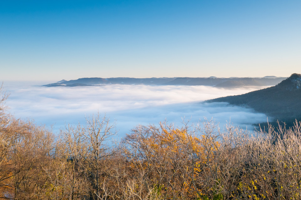 Aussicht vom Lochenstein bei Inversionswetterlage