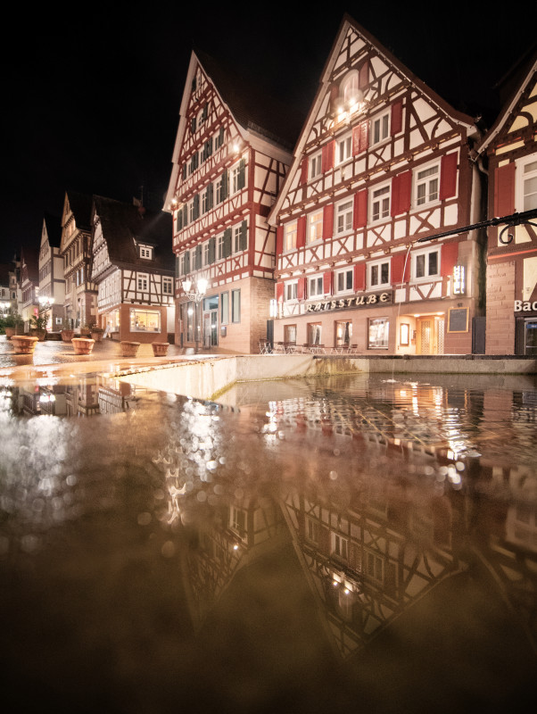 Am Brunnen auf dem Marktplatz in Calw