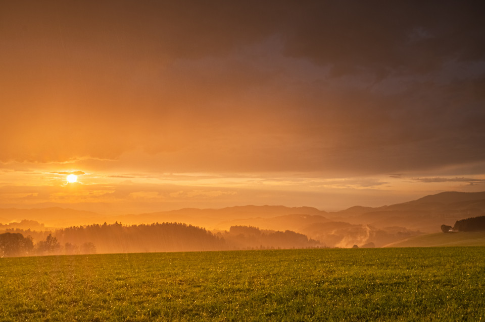 Sonnenuntergang im Regen