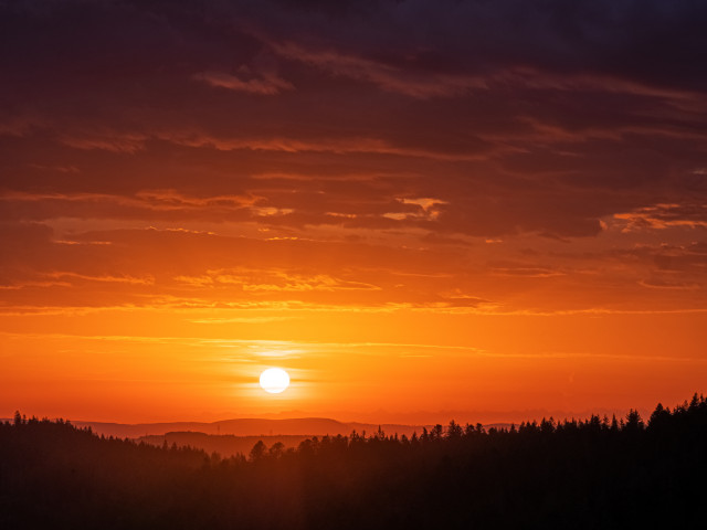 Sonnenaufgang mit Alpenblick bei Föhnwetterlage