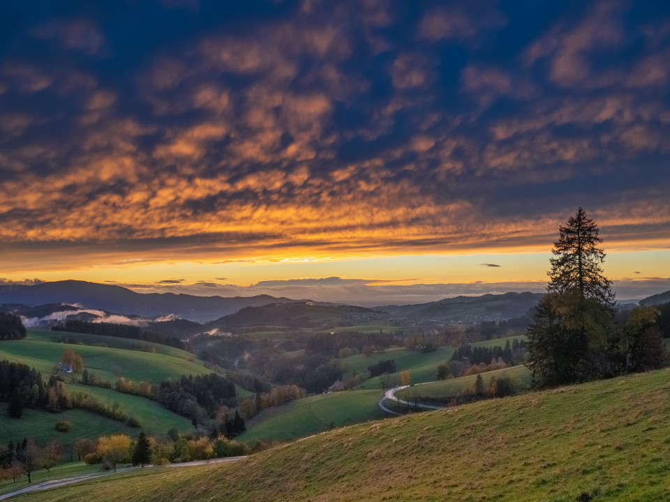 Sonnenuntergang am Kapfenberg bei St. Peter