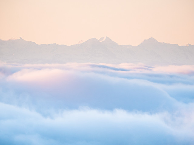 Hochnebel und Alpenblick auf dem Feldberg