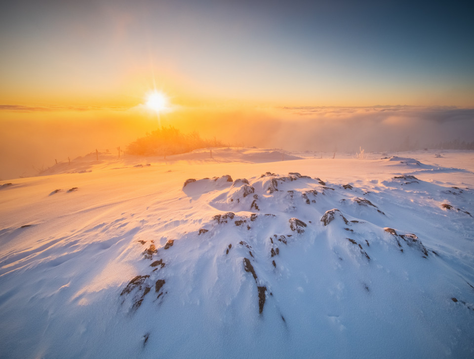 Winterlicher Sonnenaufgang auf dem Herzogenhorn