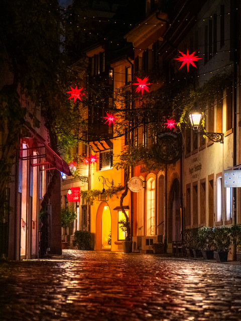 Freiburg, Konviktstraße zur Weihnachtszeit