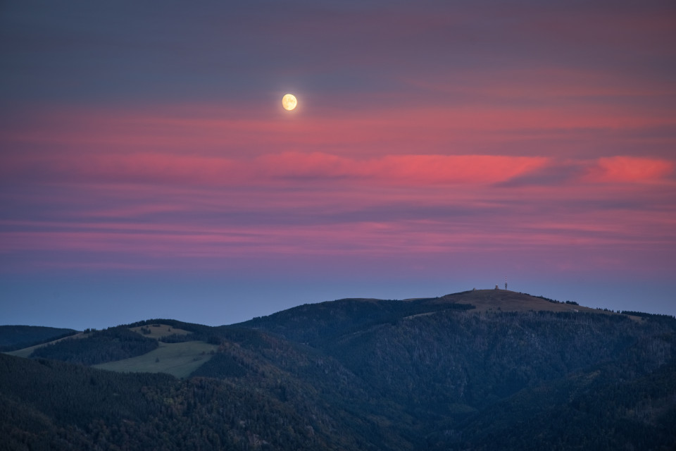 Mondaufgang über dem Feldberg