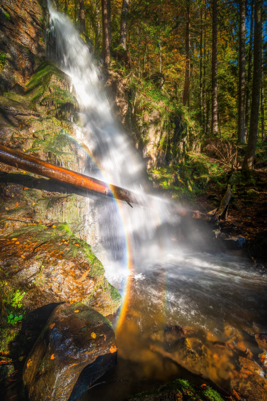 Oberer Zweribach-Wasserfall mit Regenbogen