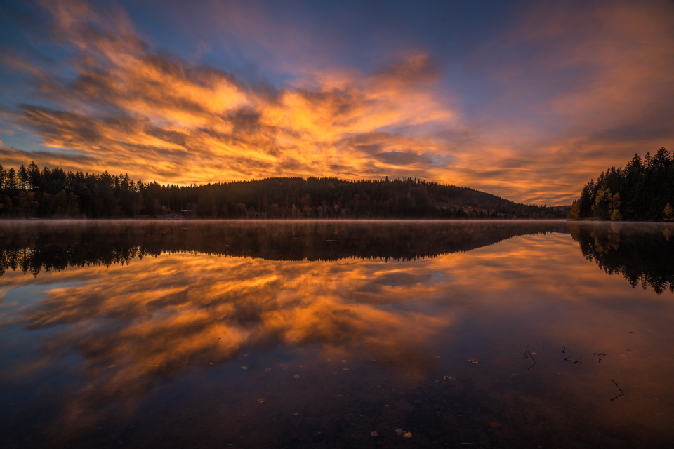 Morgenrot über dem Windgfällweiher