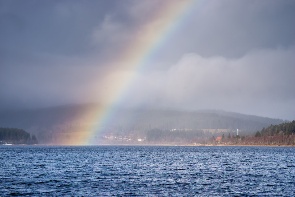 Regenbogen über dem Schluchsee