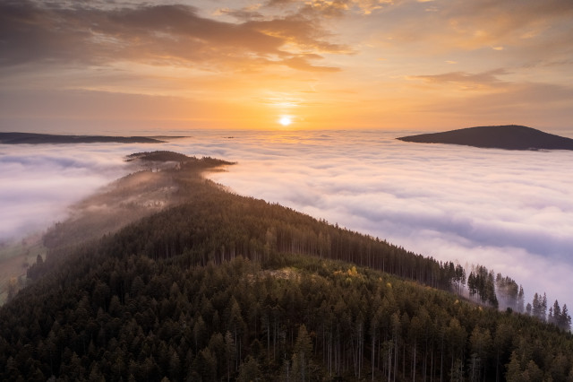 Sonnenaufgang bei Inversionswetterlage