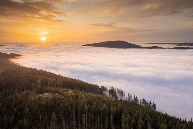 Sonnenaufgang bei Inversionswetterlage