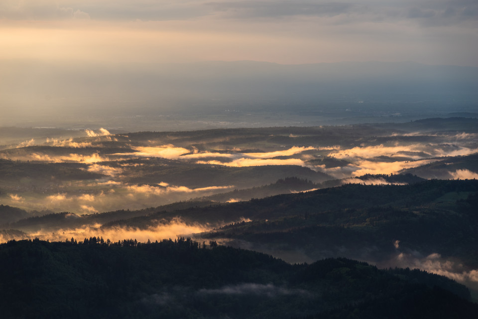 Landschaft im Abendlicht gesehen vom Kandelfelsen