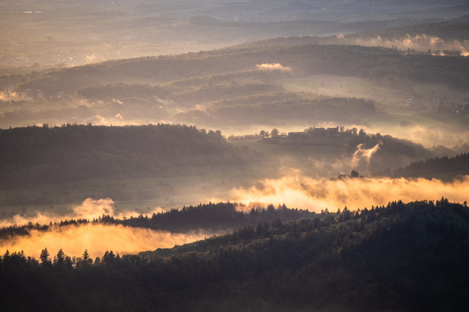 Landschaft im Abendlicht gesehen vom Kandelfelsen