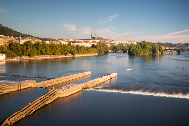 Prag, Jiráskův most, Blick zur Burg