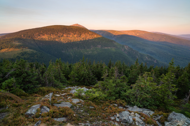 Aussicht vom Skalny Stół im Morgenlicht