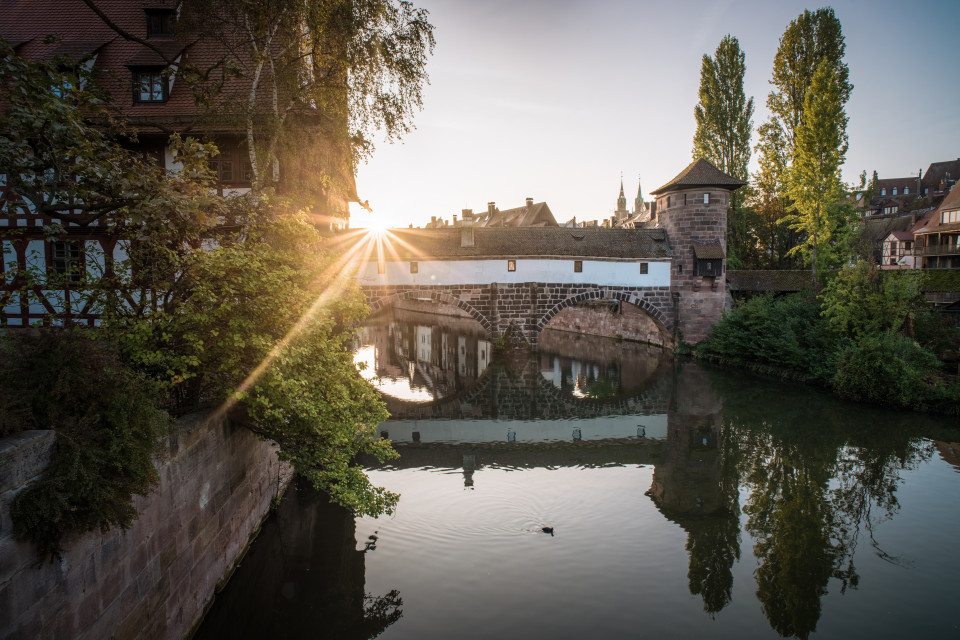 Nürnberg, Henkerbrücke bei Sonnenaufgang