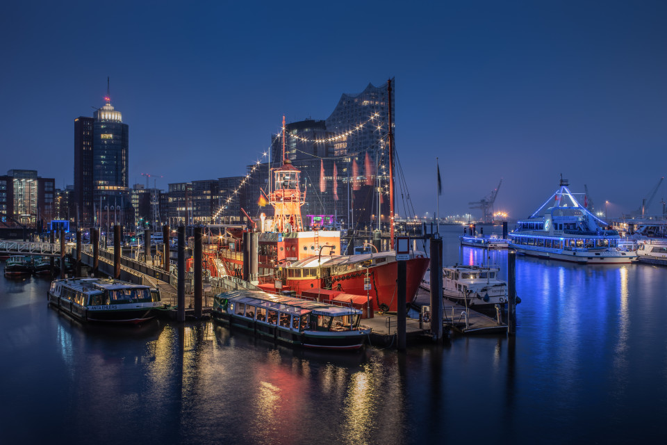 Hamburg in der Abenddämmerung