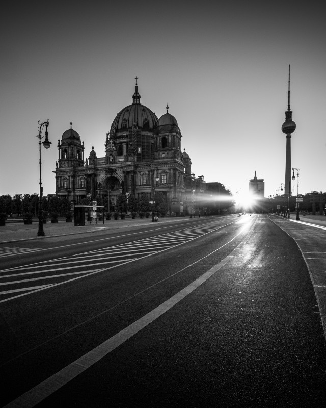 Sonnenaufgang am Berliner Dom